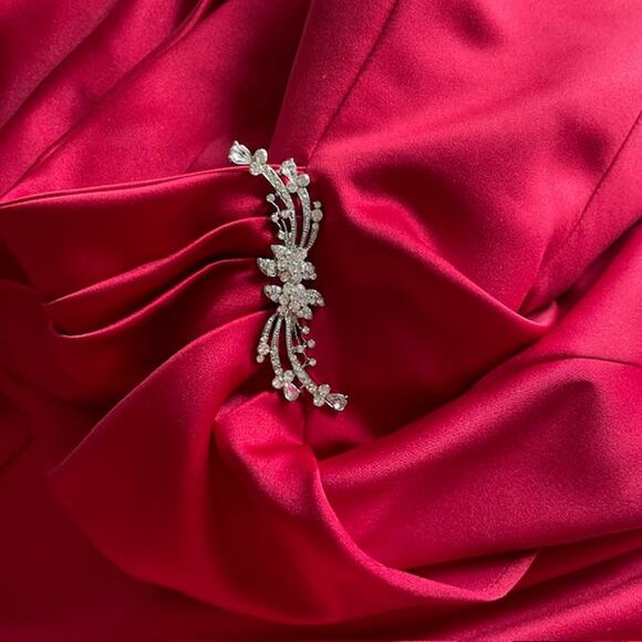 David's Bridal Red Satin Strapless Glamorous Size 6 Wedding Bridesmaid Prom Gala - Picture 7 of 11